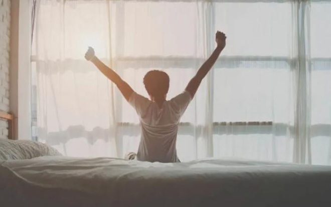 Có một kiểu dậy sớm còn hại hơn thức khuya, nhiều người cứ tưởng tốt hóa ra bấy lâu nay mắc sai lầm - 1