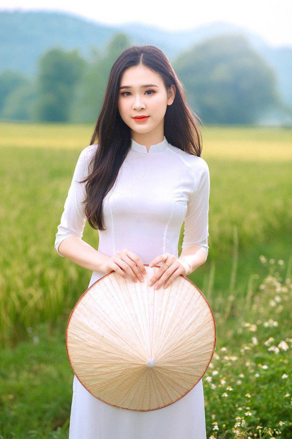 Xuất hiện cô MC là nữ sinh đẹp nhất Nghệ An, có làn da ngọc ngà, bên ngoài trong veo, bên trong nóng bỏng - 7