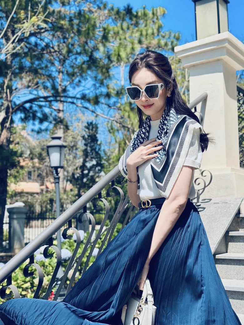 Hè sắp đến, Đặng Thu Thảo vội khoe tóc mới, hội phụ huynh U40 muốn đẹp như dâu hào môn không khó - 3