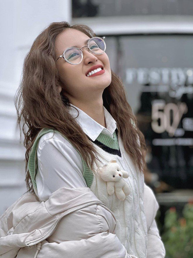 Park Min Young &#34;lên sóng&#34; với mốt đồ công sở cũ, phim Việt có mỹ nhân mặc đẹp chẳng kém - 9