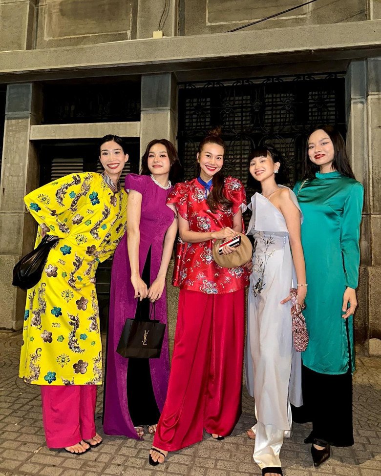 Vừa bắt đầu 2024, hội mỹ nhân Việt đã nô nức diện áo dài Tết, đụng hàng nhau chan chát - 14