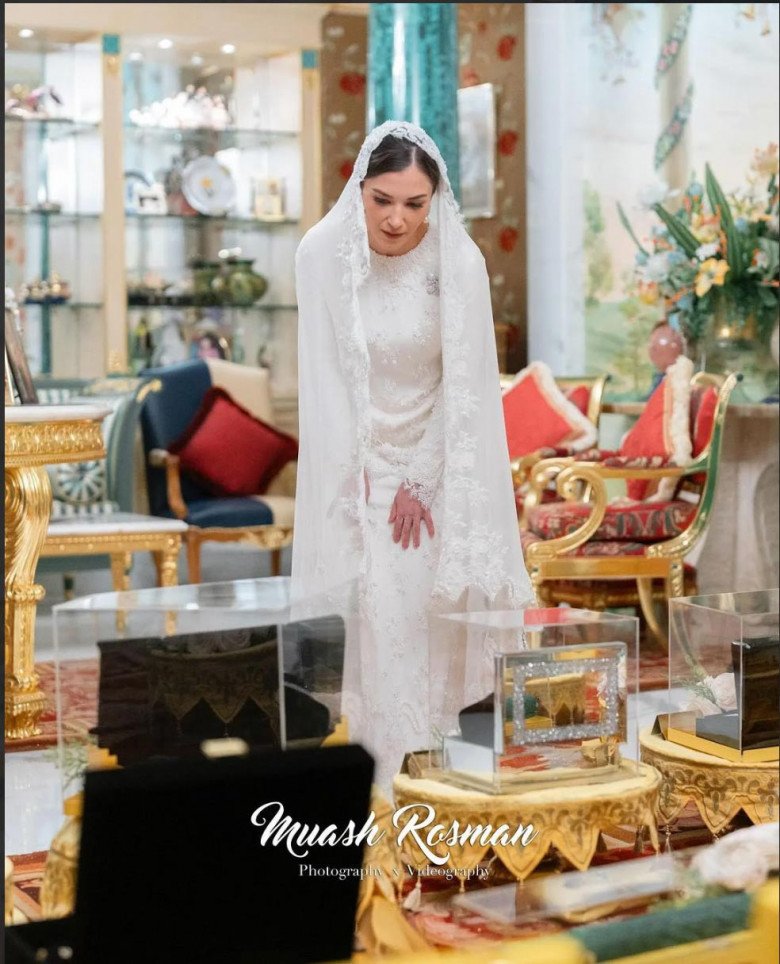 Nhan sắc cô gái cưới Hoàng tử Brunei: Vén chiếc khăn che, lộ gương mặt làm công chúng choáng ngợp - 5