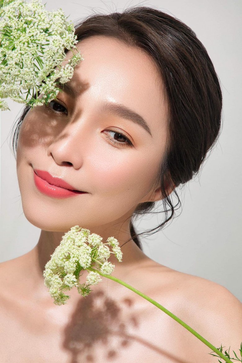 Mẹ đơn thân Hiền Thục U50 trẻ măng khó bàn cãi, nhờ công thức "4 tiếng mỗi ngày" và "vài tháng một lần" - 1