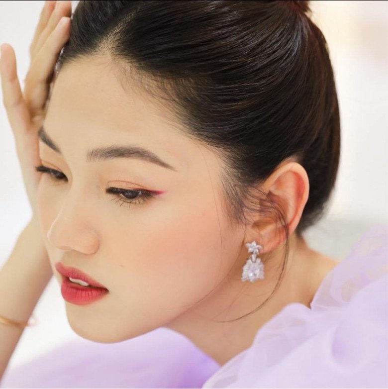 2 mẹ bỉm của Hoa hậu Việt Nam 2016 hội ngộ: Mỹ nhân từng bị Đỗ Mỹ Linh &#34;đánh bại&#34; nay không kém sắc vóc - 17
