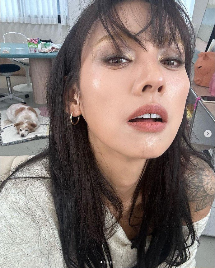 Biểu tượng gợi cảm xứ Hàn lộ ảnh già nua, phản ứng của netizen thật khó đoán - 10