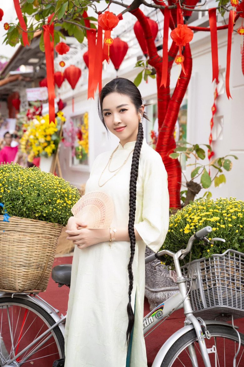 Nhan sắc Á hậu bị chê nhạt nhòa nhất làng sắc đẹp Việt, từng đánh bại Thuỳ Tiên giờ ra sao? - 10