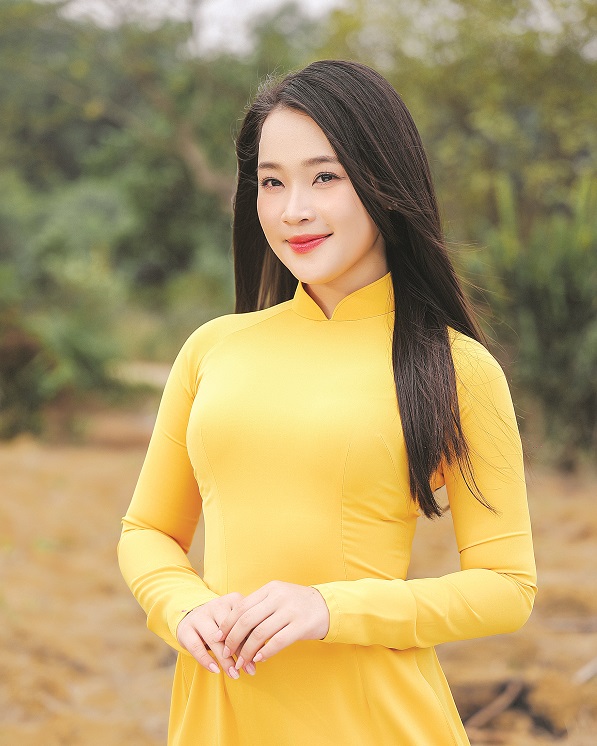 Quán quân cuộc thi Tiếng hát Hà Nội Trần Vân Anh Muốn học tập thật chỉn chu để làm nghề bền vững - 1