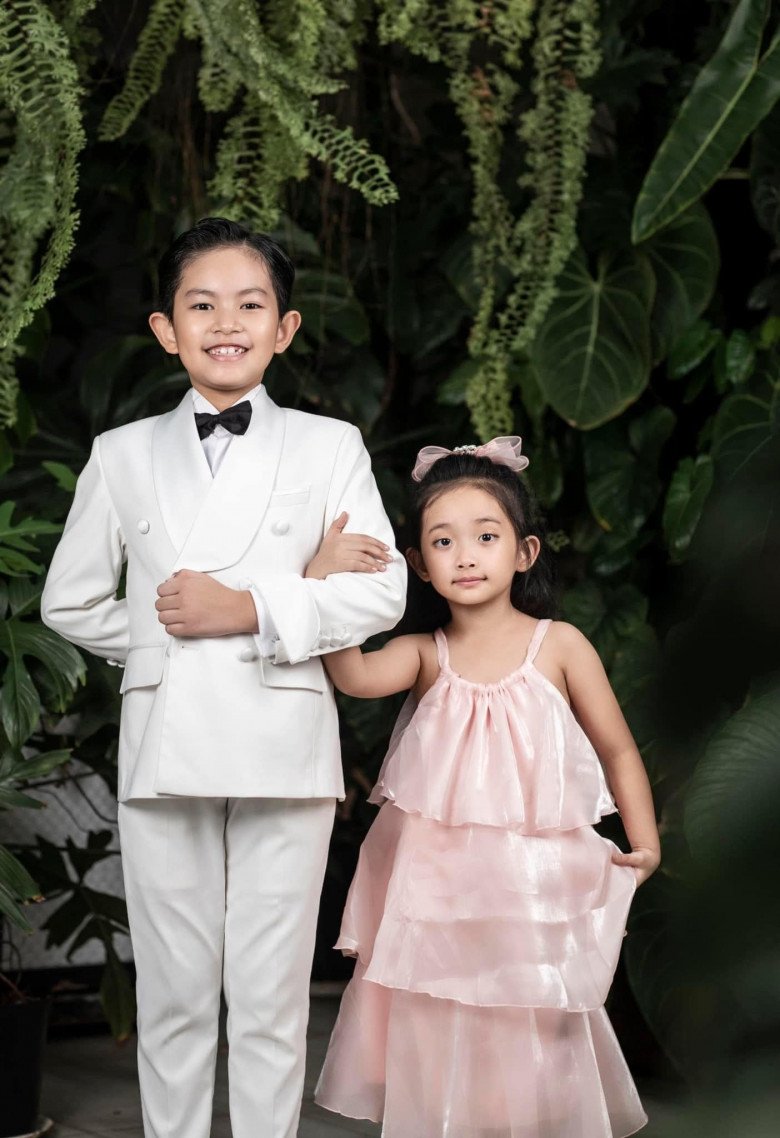 "Cậu mợ" nhà Khánh Thi - Phan Hiển "lên đồ" tại gia, sành điệu như fashionista nhí - 9