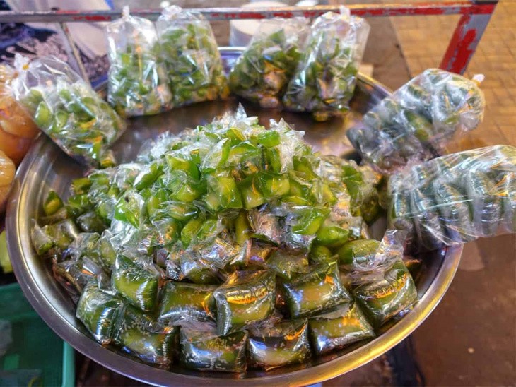 Lạc lối trong khu chợ nổi tiếng bậc nhất An Giang, nếm thử đủ món ngon với giá siêu rẻ - 6