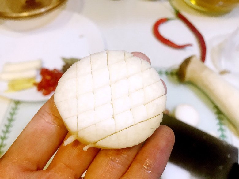 Cách làm nấm sốt dầu hào chay cho Rằm tháng Chạp đơn giản mà ngon - 3