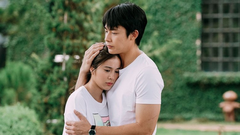 Bố chồng ốm, 3 con dâu giàu chẳng hỏi 1 lời, con dâu vô sinh nghèo nhất lại đưa đi khám - 1