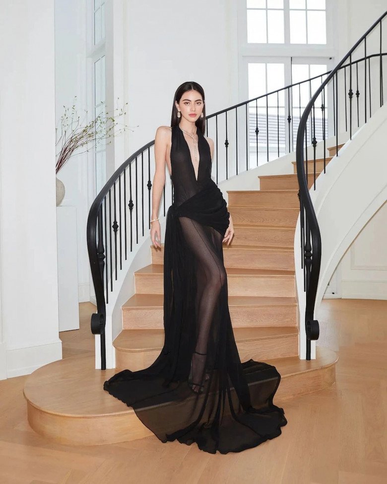 Không có body siêu phẩm, vì sao bông hồng lai nước Bỉ gầy trơ xương vẫn được 18 triệu người theo dõi? - 4