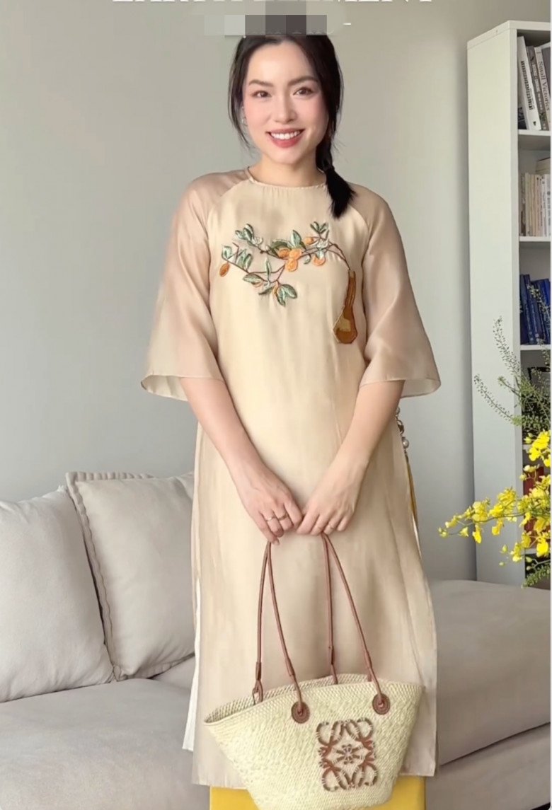 Bạn gái cơ trưởng trẻ nhất Việt Nam xúng xính hơn chục bộ áo dài đón Tết, vừa hợp mệnh vừa khéo tôn dáng - 13