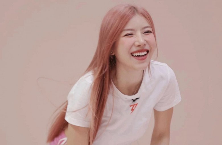 "Chị đẹp" Trang Pháp không cần tạo kiểu cầu kì, có chiêu "chơi màu" khiến ai cũng dễ bị lu mờ - 8