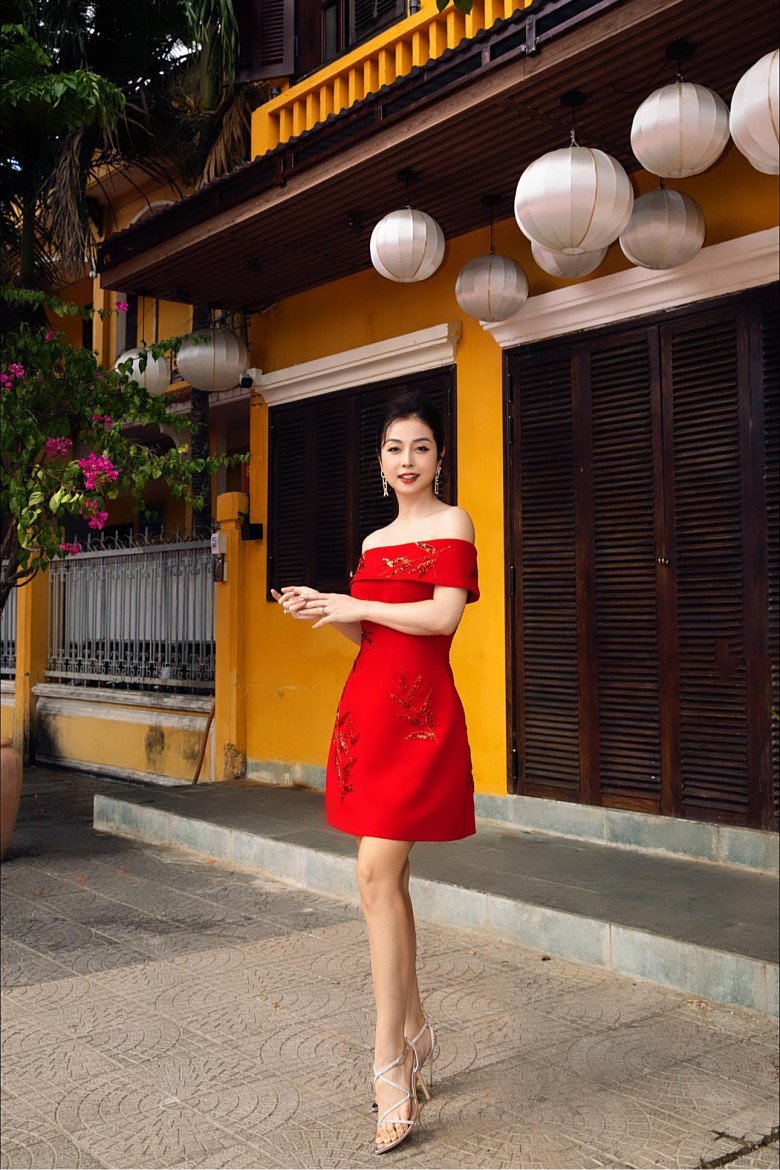 Chán làm quý cô quyến rũ, Jennifer Phạm hoá nữ sinh với trang phục &#34;cưa tuổi&#34; đỉnh cao - 6