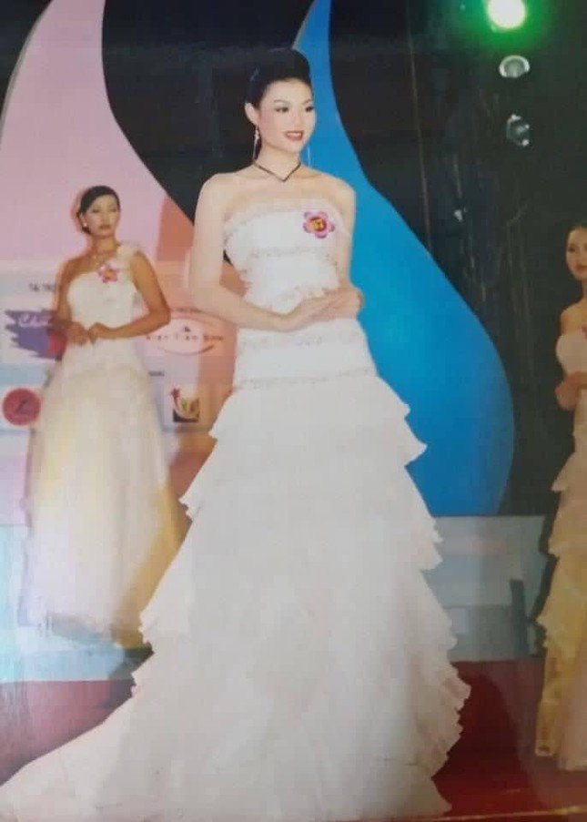 Lần đầu tiên Táo Quân xuất hiện mỹ nhân tóc tém cao 1m70, từng là Á hậu Hải Dương - 6