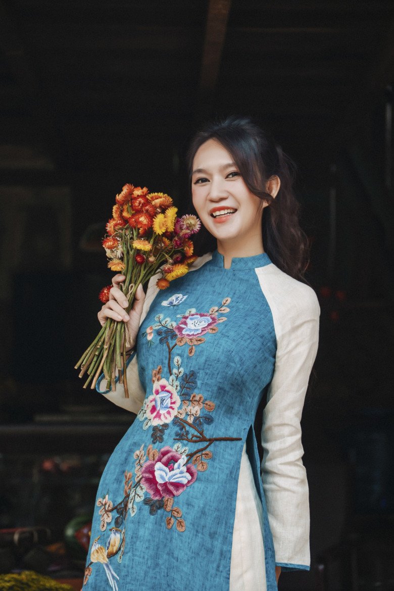 Lý Hải - Minh Hà dẫn đầu xu hướng thời trang gia đình Tết 2024, chỉ mặc đồ truyền thống cùng các con - 2