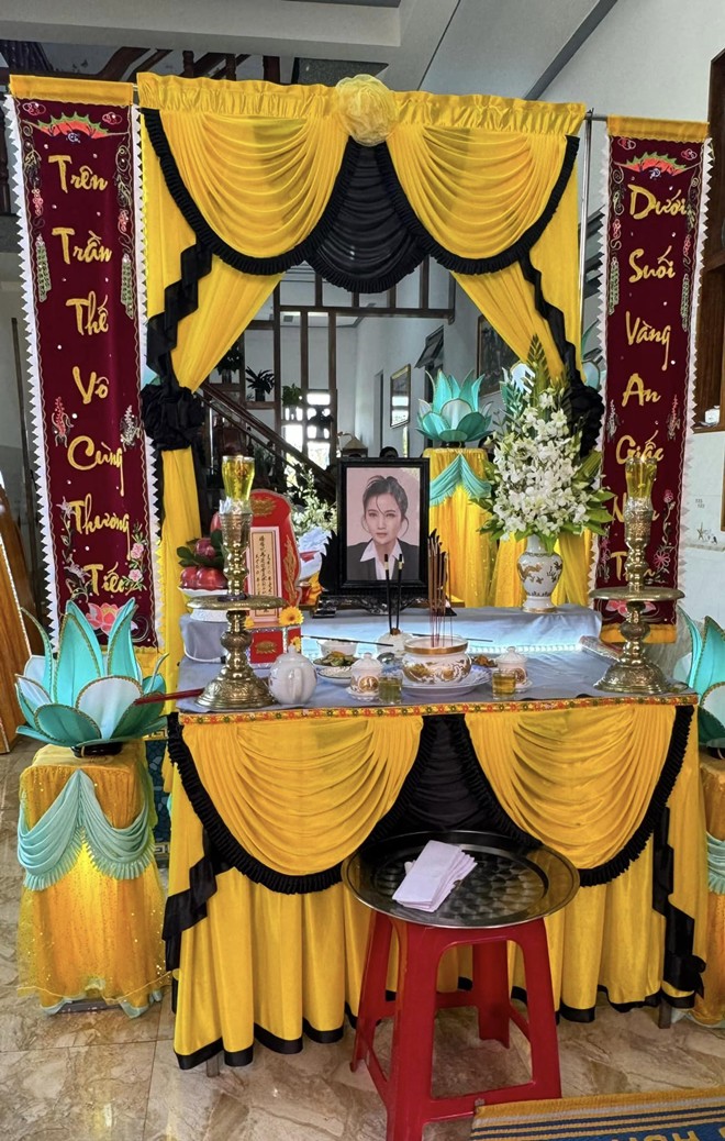 Tang lễ của diễn viên Thủy Phạm: Nhập quan đúng ngày sinh nhật, cha mẹ già khóc nấc thương con - 1