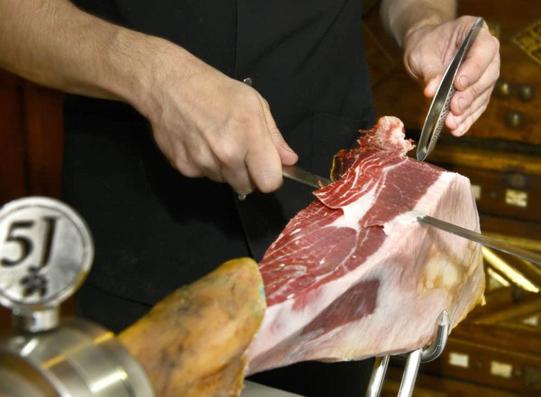 Đùi lợn muối Iberico gây sốt &#34;cõi mạng&#34; vì siêu đắt đỏ, điều gì khiến nó đáng đến từng xu? - 5