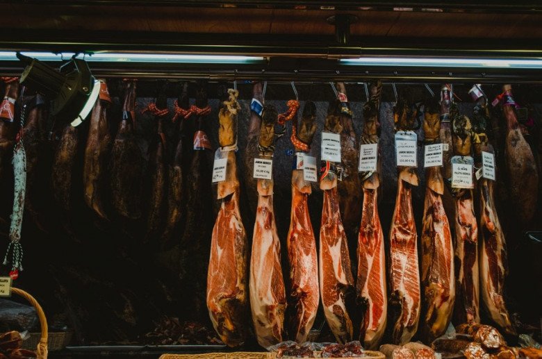 Đùi lợn muối Iberico gây sốt &#34;cõi mạng&#34; vì siêu đắt đỏ, điều gì khiến nó đáng đến từng xu? - 4