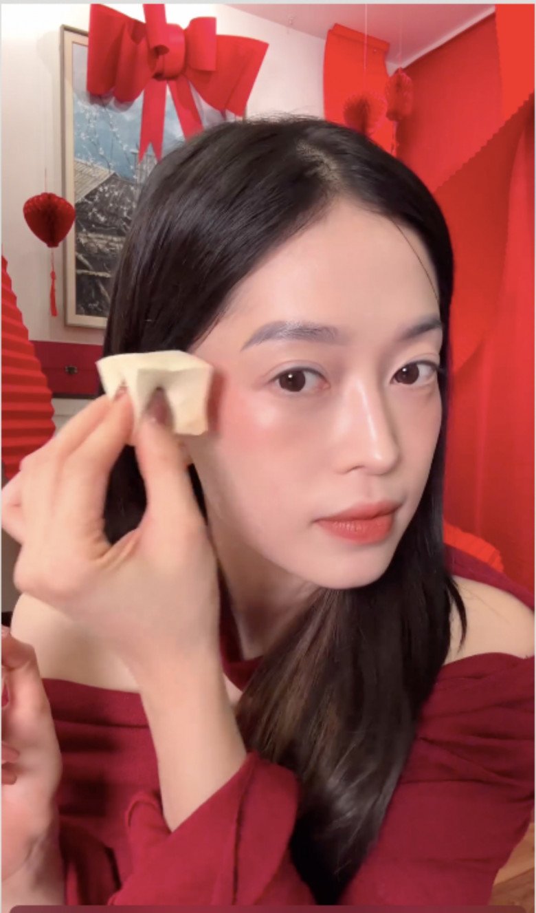 Lười tô vẽ rườm rà, Á hậu Phương Nga &#34;khai sáng&#34; cách make-up không kem nền vẫn bóng như style Hàn - 6