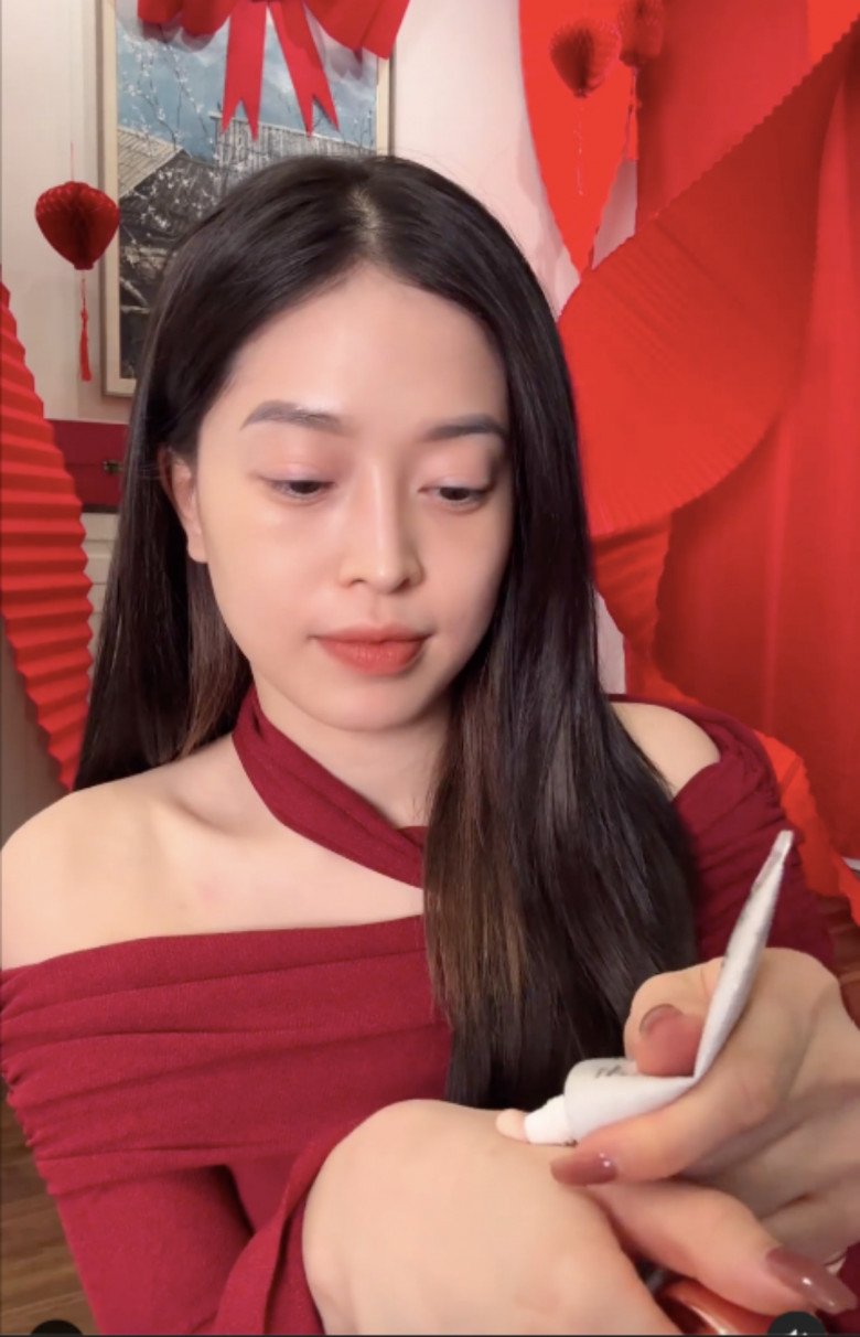 Lười tô vẽ rườm rà, Á hậu Phương Nga &#34;khai sáng&#34; cách make-up không kem nền vẫn bóng như style Hàn - 4