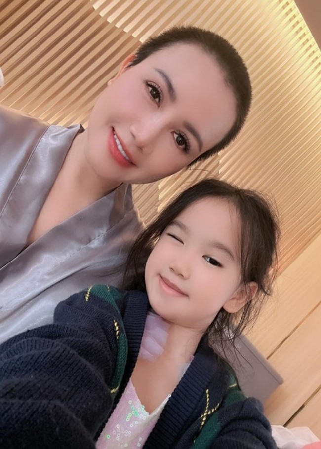 &#34;Mai công chúa&#34; 4 đời chồng: Gây bão với kiểu đầu trọc, yêu ai là phải cưới bằng được - 7