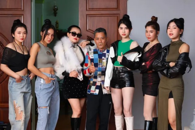 &#34;Mai công chúa&#34; 4 đời chồng: Gây bão với kiểu đầu trọc, yêu ai là phải cưới bằng được - 9