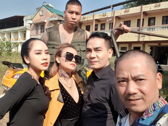 &#34;Mai công chúa&#34; 4 đời chồng: Gây bão với kiểu đầu trọc, yêu ai là phải cưới bằng được - 10