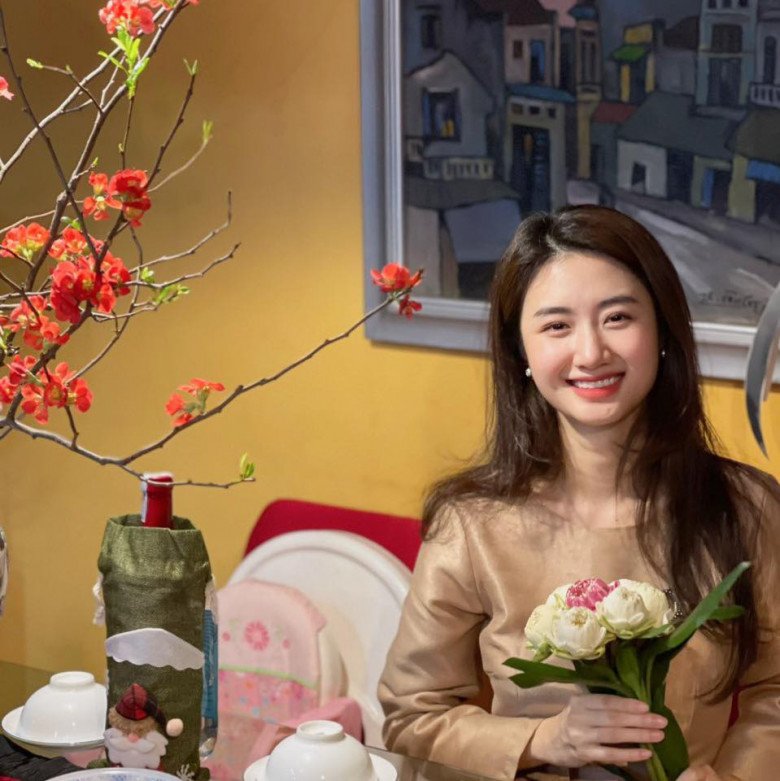 Hoa hậu Việt làm mẹ đơn thân, U30 nhan sắc vẫn tỏa sáng, chị em ngắm mặt mộc mà áp lực - 8