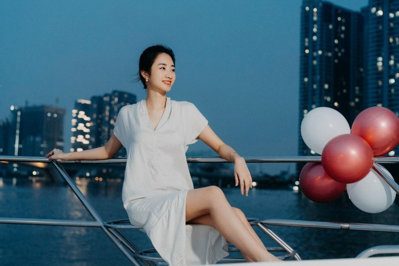 Hoa hậu Việt làm mẹ đơn thân, U30 nhan sắc vẫn tỏa sáng, chị em ngắm mặt mộc mà áp lực - 6