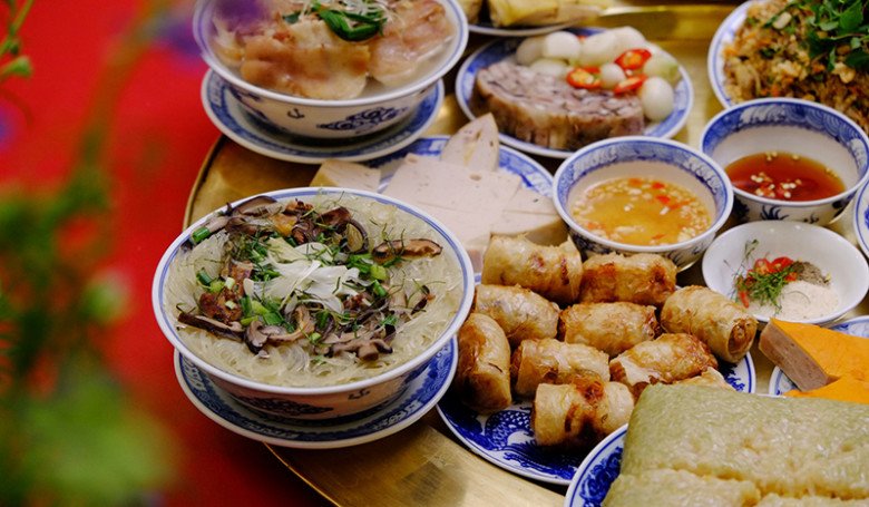 Đồ ăn thừa ngày Tết loại nào ăn được, loại nào bỏ ngay? Cách bảo quản, hâm nóng thực phẩm để tránh ngộ độc - 1