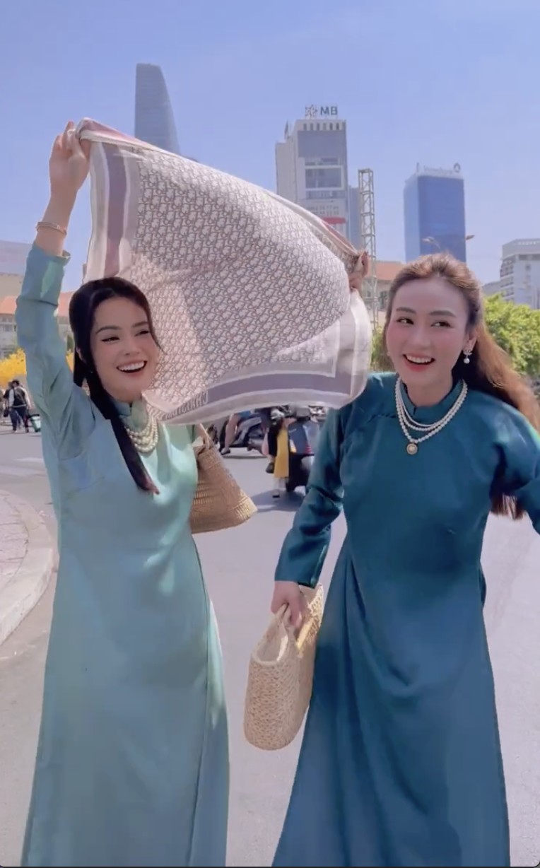3 mỹ nhân truyền hình đọ áo dài kiểu sang chảnh, choàng chiếc khăn có giá &#34;sương sương&#34; 8 chữ số - 10
