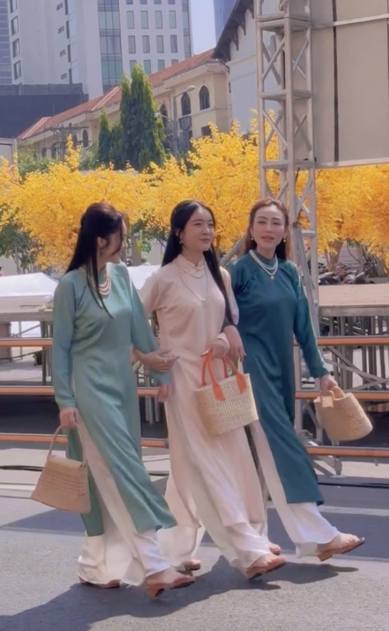3 mỹ nhân truyền hình đọ áo dài kiểu sang chảnh, choàng chiếc khăn có giá &#34;sương sương&#34; 8 chữ số - 1