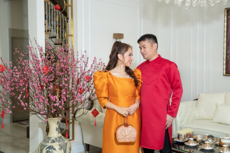 Vân Hugo: &#34;Năm nay con trai tôi đón Tết cùng bố ruột và ông bà nội&#34; - 5