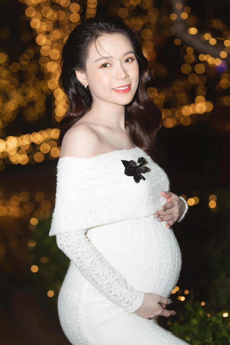 Hot girl Sam gần ngày &#34;vỡ chum&#34; vẫn không hề mất dáng, chỉ to mỗi bụng, ảnh chụp lén đẹp cỡ này - 4
