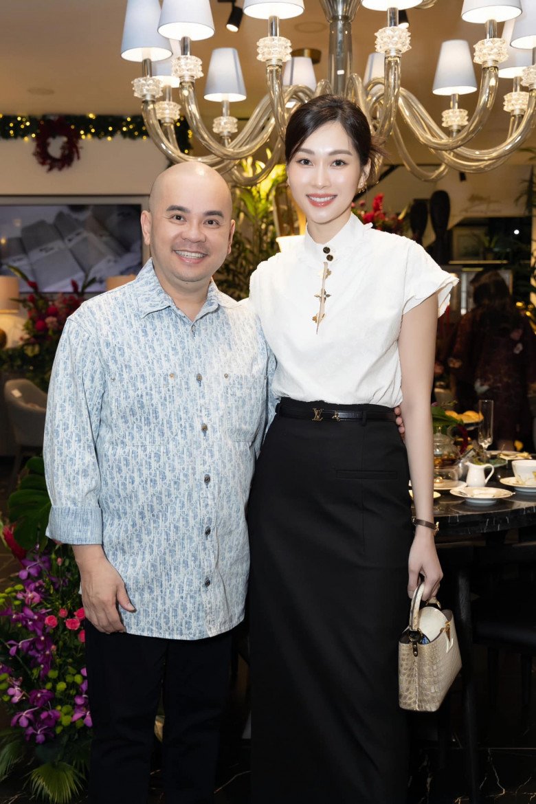 Gợi ý 5 mẫu áo rẻ bèo phải có ngày Tết, &#34;hội ít tiền&#34; diện vào liền sang chảnh hẳn vài bậc - 5