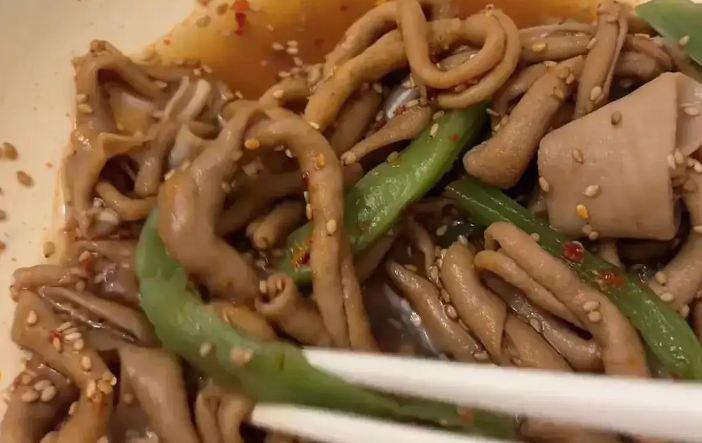 Cãi nhau với chồng, người vợ ôm con bỏ nhà đi nhưng cư dân mạng lại khen: &#34;Rất tỉnh táo!&#34; - 2