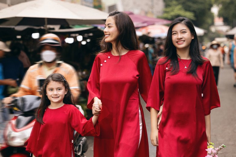 Siêu mẫu Như Vân diện áo dài đôi cùng hai con gái cưng, bé lớn được khen xinh hơn hoa hậu - 4