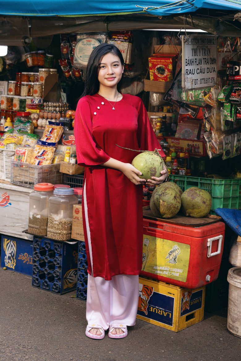 Siêu mẫu Như Vân diện áo dài đôi cùng hai con gái cưng, bé lớn được khen xinh hơn hoa hậu - 7