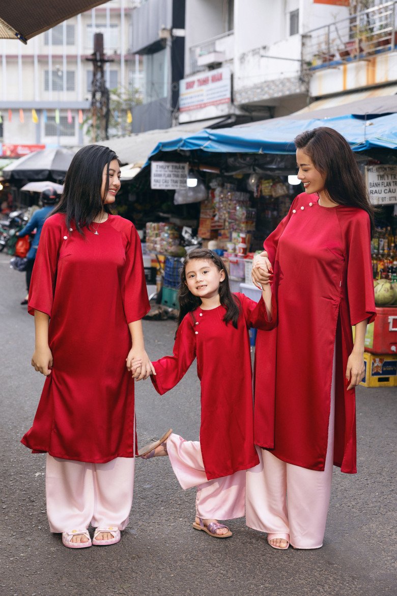 Siêu mẫu Như Vân diện áo dài đôi cùng hai con gái cưng, bé lớn được khen xinh hơn hoa hậu - 2