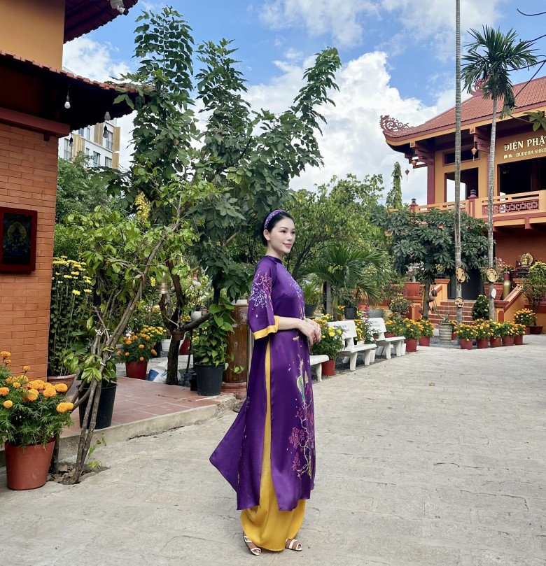 Hot girl Hà Thành làm dâu nhà tỷ phú lộ diện sau sinh: Diện đồ kín bưng giấu dáng, vẫn sang bất chấp - 9