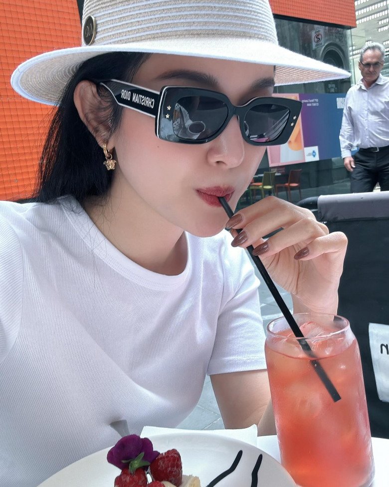 &#34;Quốc bảo nhan sắc Việt&#34; tiết lộ hậu cung chăm sóc sắc đẹp, đắp &#34;tiền tấn tiền tỷ&#34; không sai - 8
