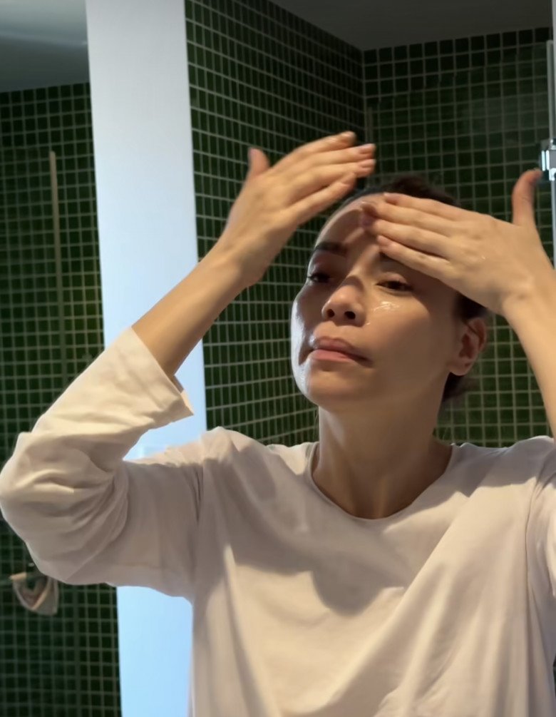 Tết bận cỡ nào cũng đừng bỏ qua kem chống nắng, lưu ngay 5 lưu ý bảo vệ da khi du Xuân - 6