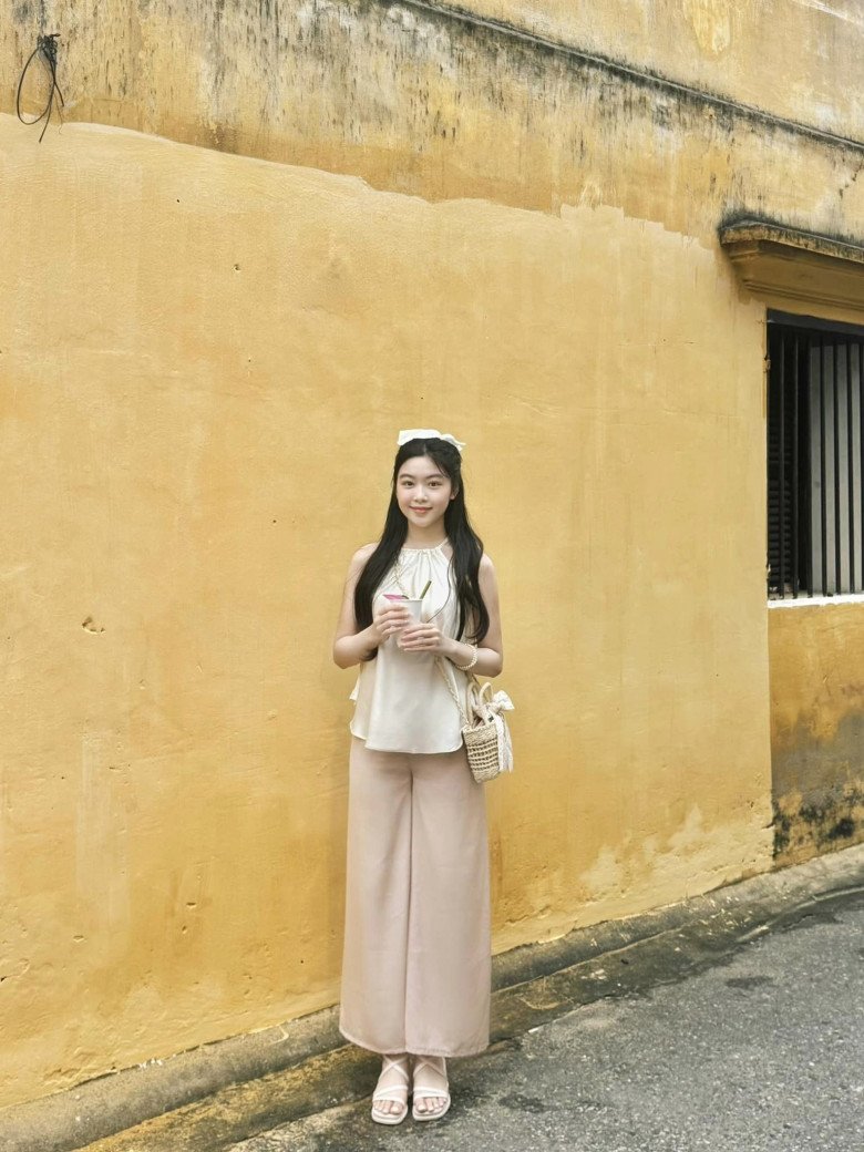 Yêu trang phục truyền thống, Lọ Lem và Hạt Dẻ nhà Quyền Linh qua mỗi năm càng lộ rõ thần thái hoa hậu - 7