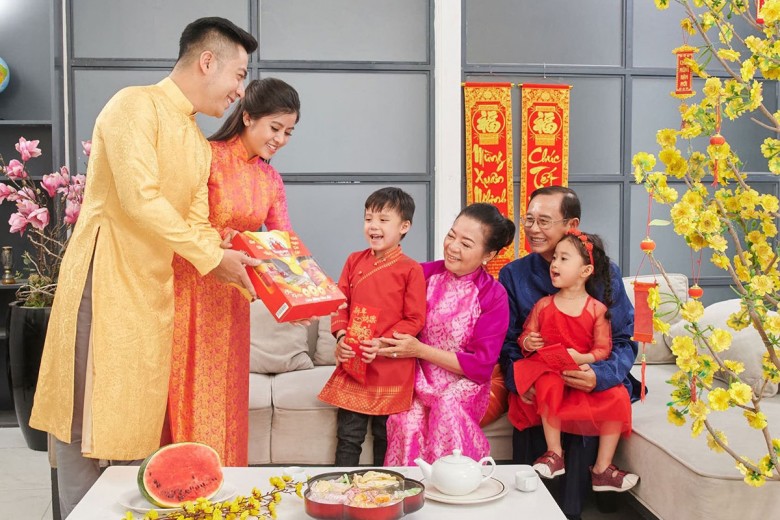 Nếu chồng làm được 3 việc này vào dịp Tết cho vợ, chứng tỏ anh yêu bạn rất nhiều - 3