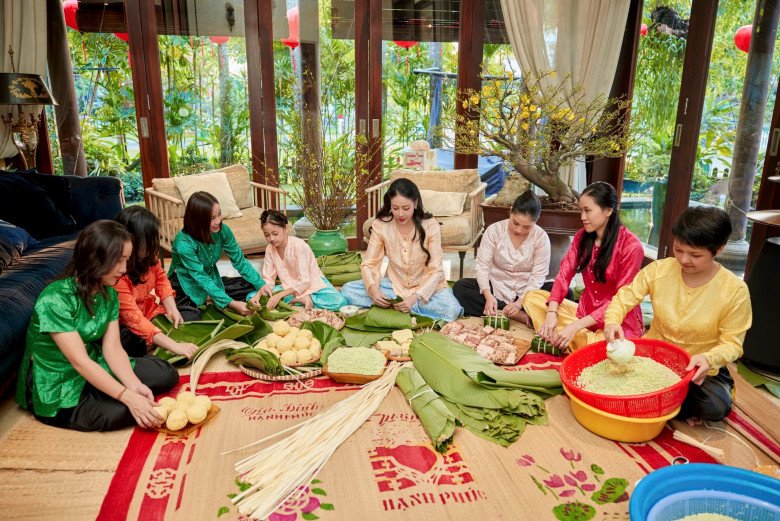 Xuýt xoa trước nhan sắc di truyền 3 thế hệ của nhà Hà Kiều Anh, bất ngờ là bà ngoại 70 tuổi vẫn trẻ đẹp - 1
