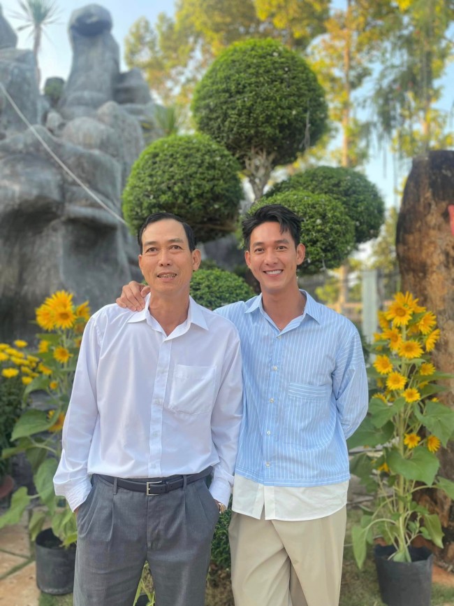 &#34;Tổng tài&#34; cao 1m8 điển trai nhất màn ảnh: &#34;Tôi đón Tết khá truyền thống, bố mẹ mong con lập gia đình&#34; - 16