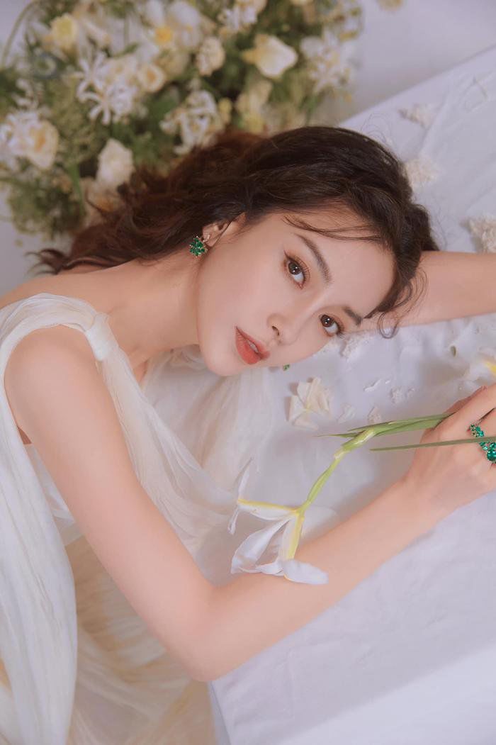 Xuất hiện hậu bị &#34;phong sát ngầm&#34;, nhan sắc của mẹ một con Angela Baby khiến nhiều người ngỡ ngàng - 9