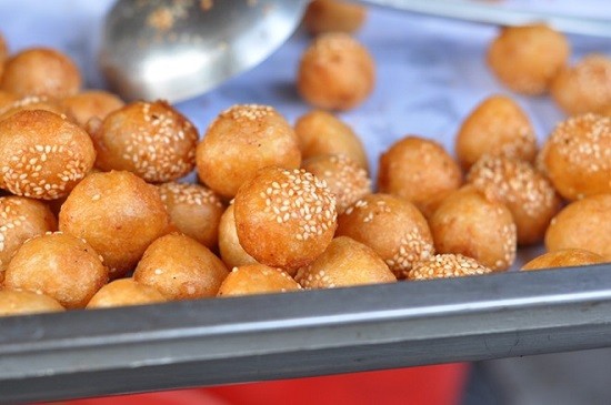 6 địa chỉ bánh rán ngọt đông khách nhất Hà Nội, ngày bán cả chục nghìn chiếc là bình thường - 5